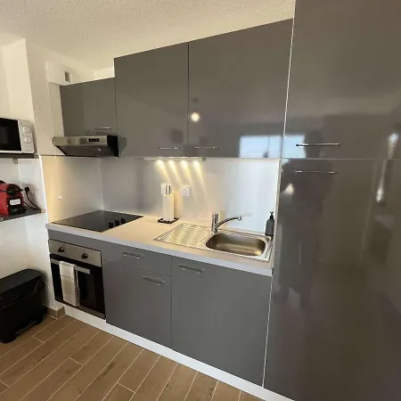 Apartment T2 Climat, Parking Prive, Wifi, 4 Pers, 50m Plage - Fr-1-701-66